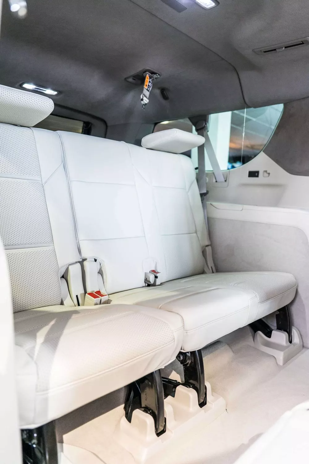 Escalade third-row three-seat bench