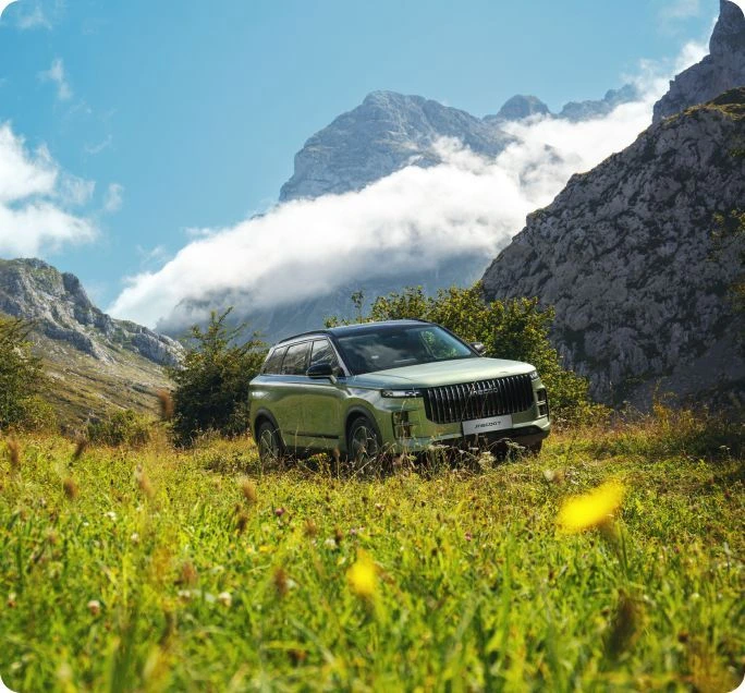 JAECOO 7 in a mountain landscape