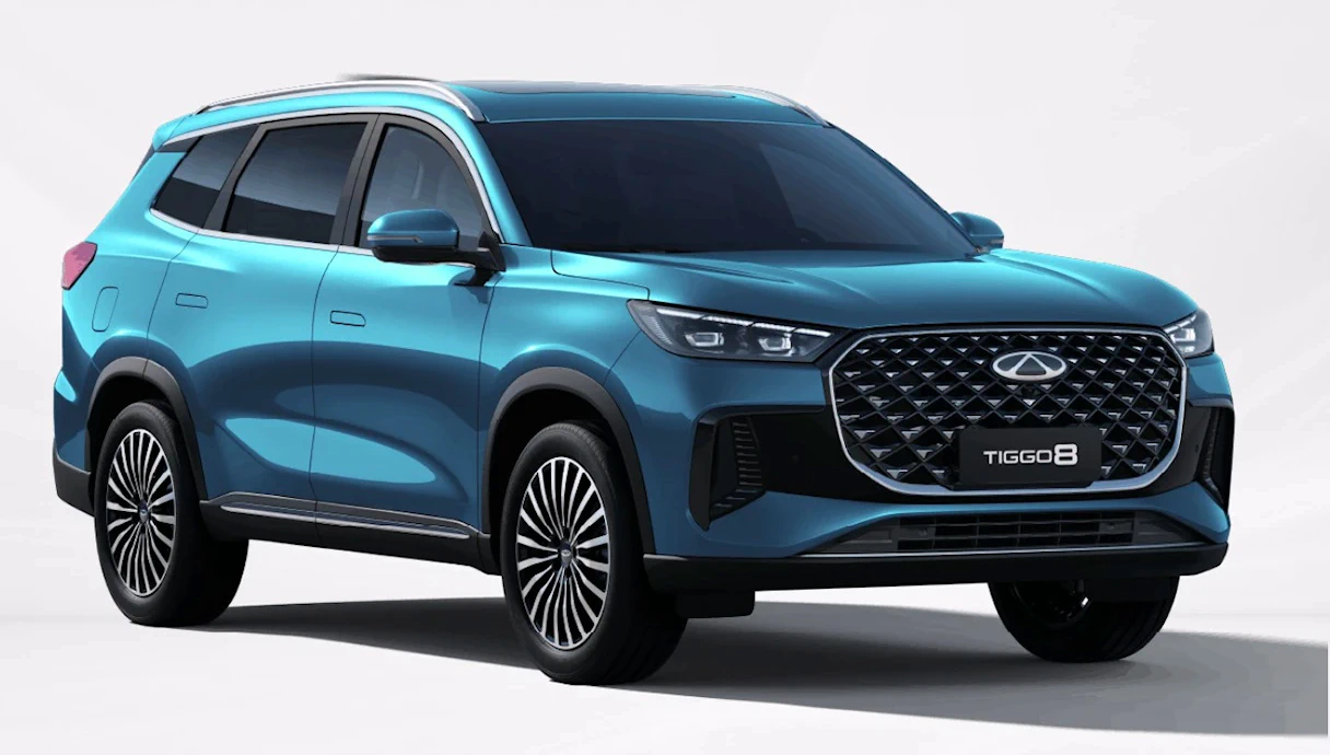 Blue CHERY TIGGO 8 viewed from the front and side
