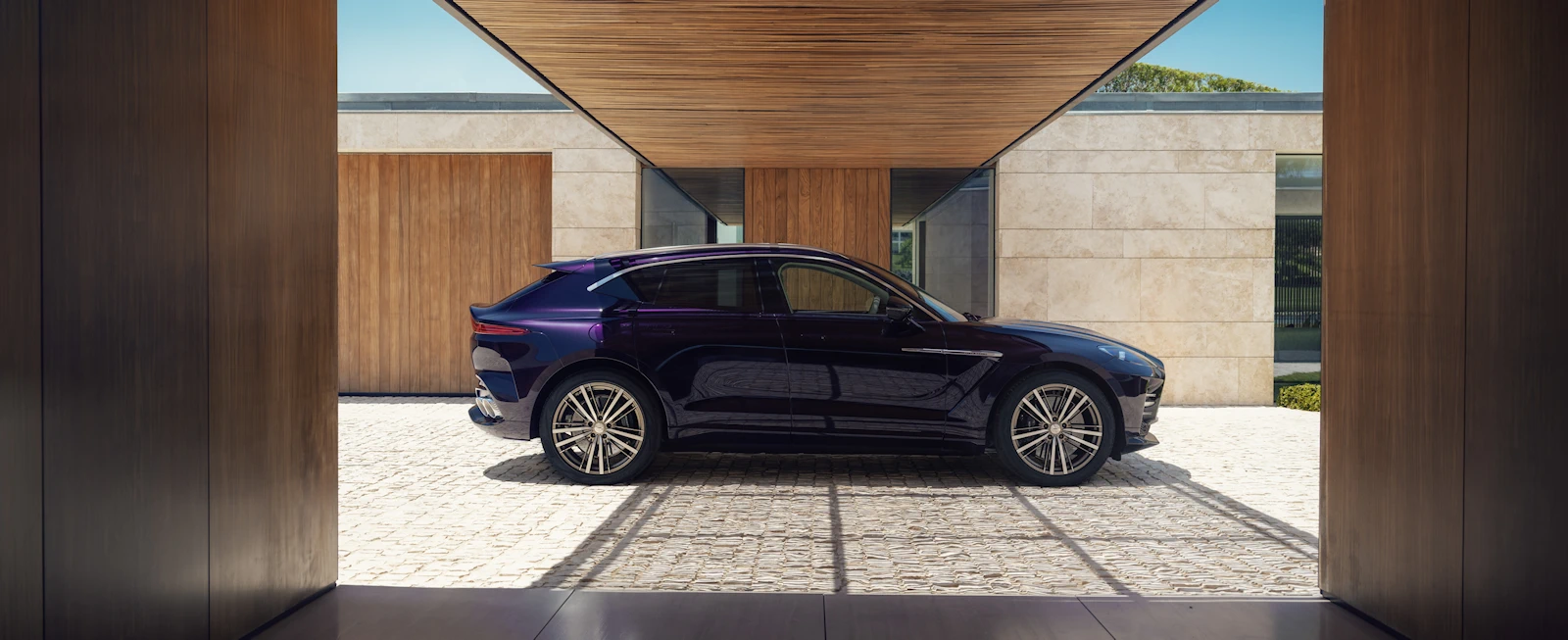 Aston Martin DBX GT