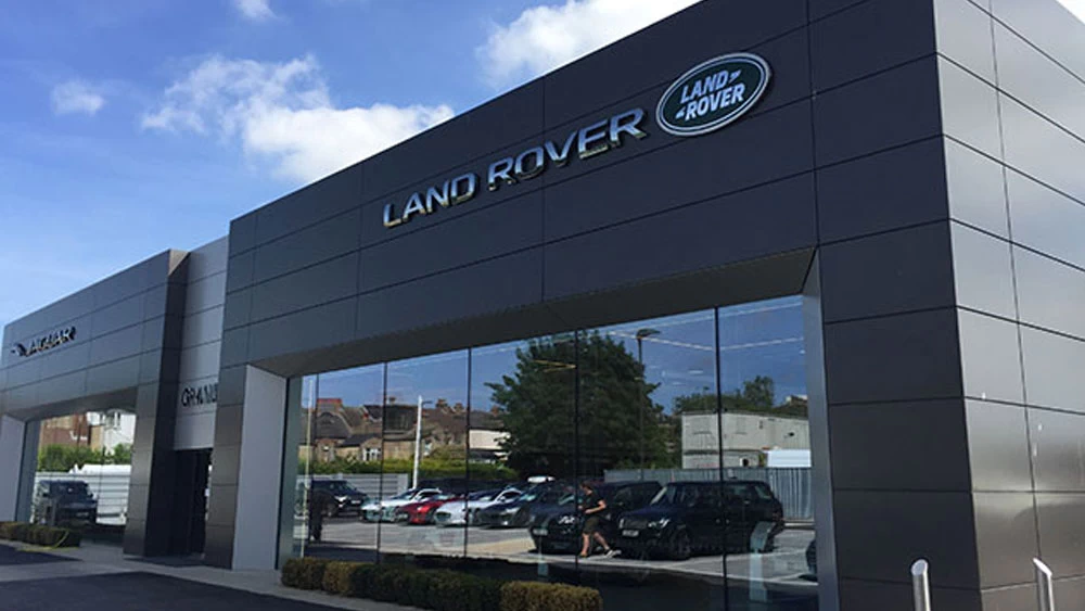 Land Rover Barnet image 1