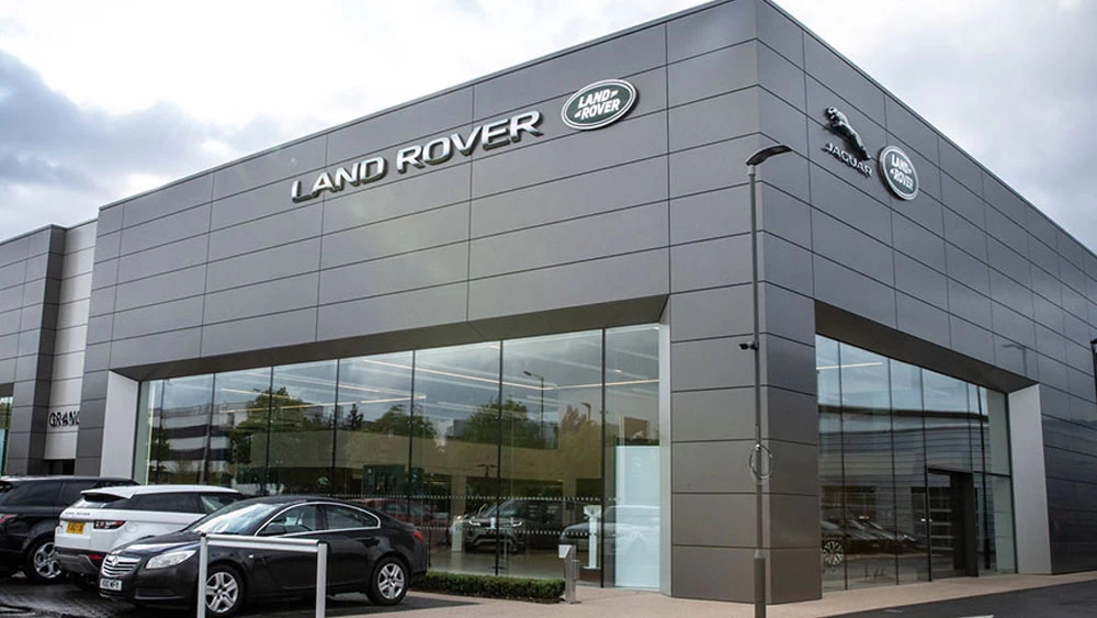 Land Rover Hatfield image 1