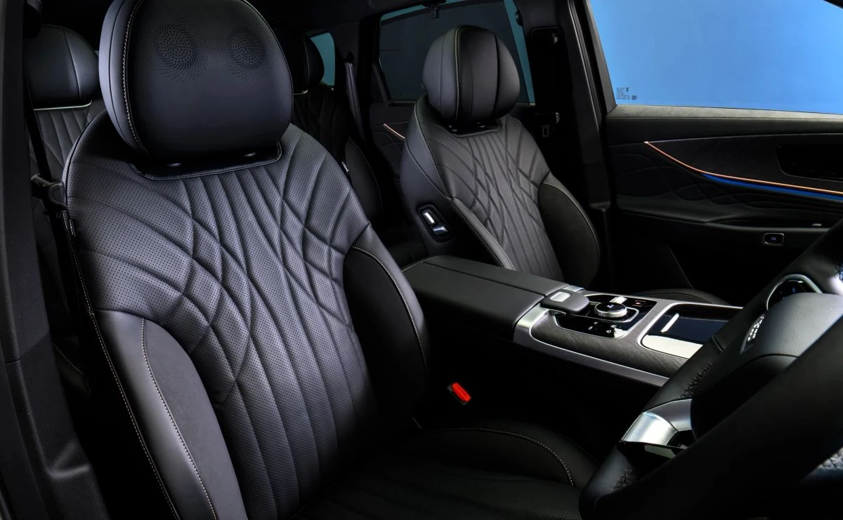 JAECOO 8 cabin seating detail with quilted upholstery