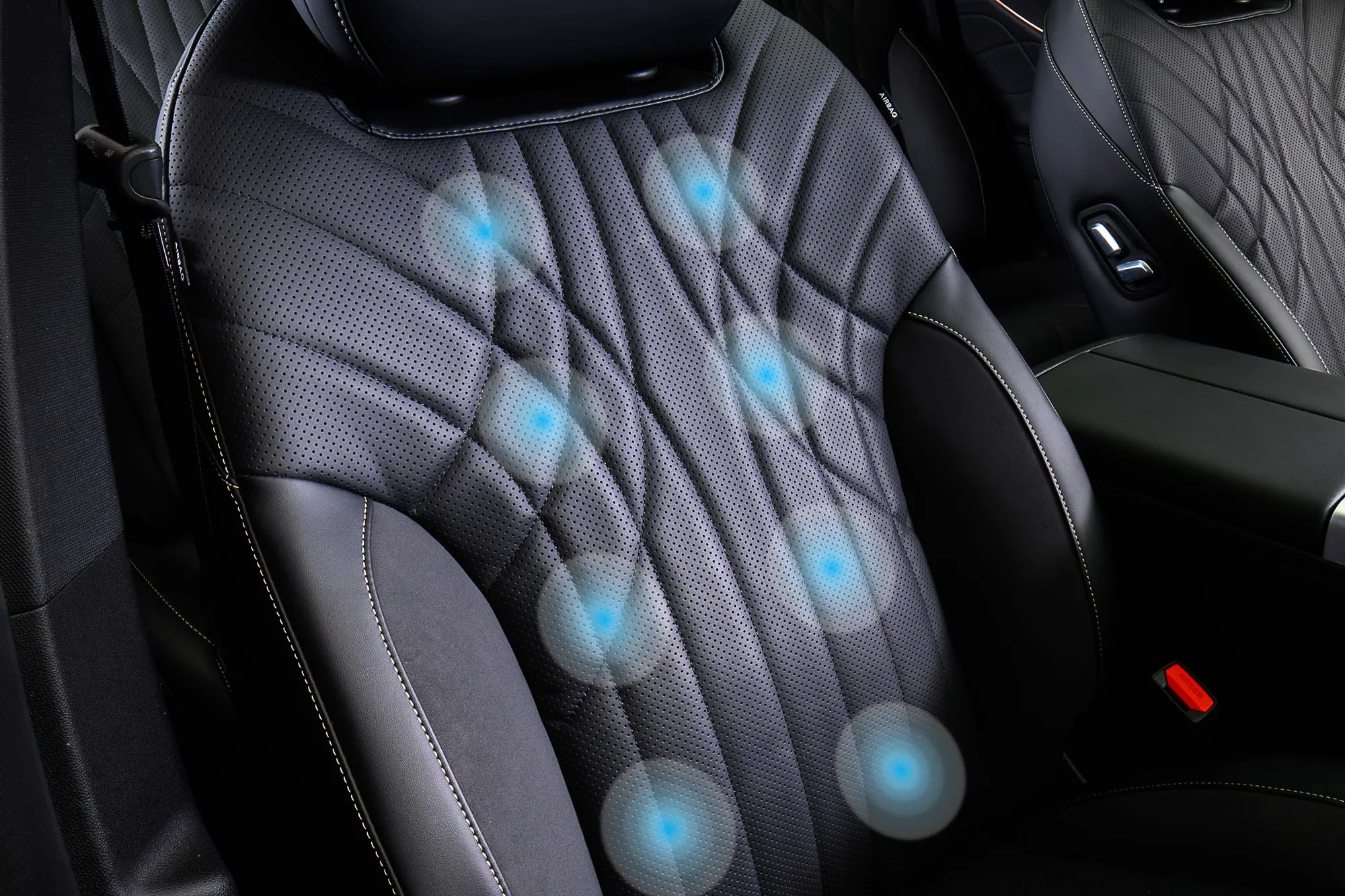 JAECOO 8 ventilated and massaging seat detail