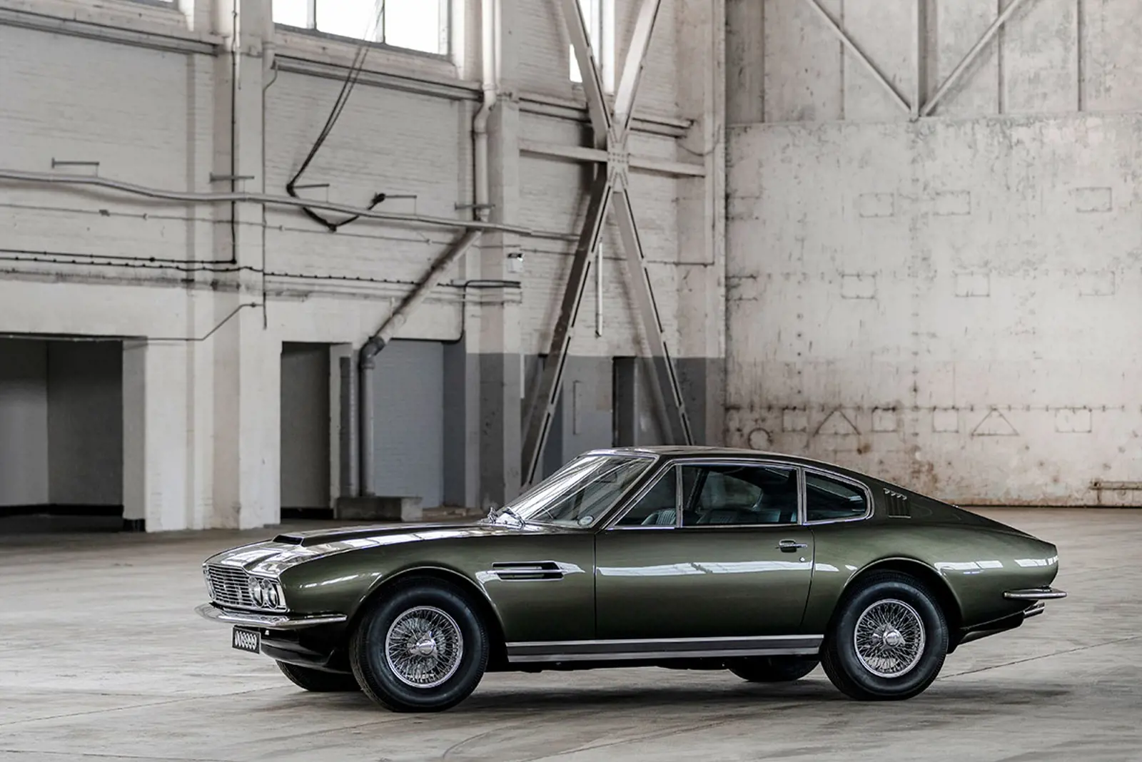 100 Years of Aston Martin - Aston Martin DBS/V8 (1967 - 1989)