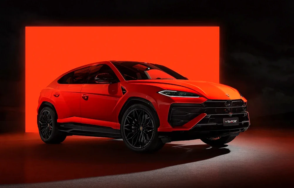 Orange Lamborghini Urus SE in official exterior photography
