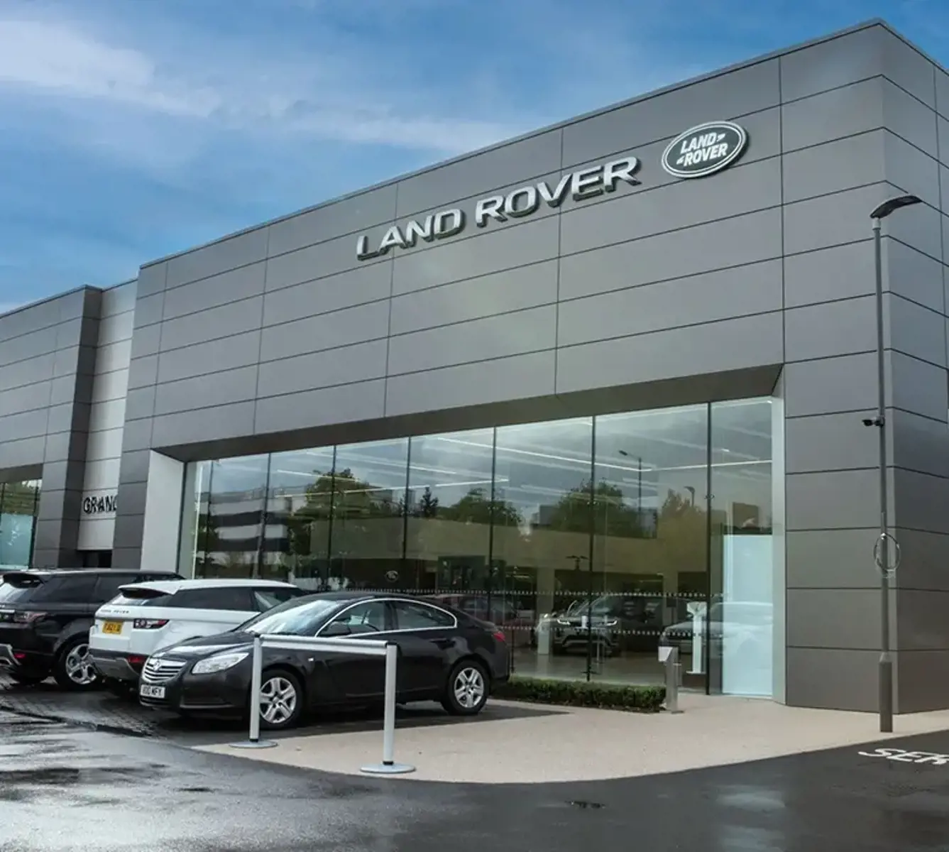 Find a Land Rover Retailer Near You