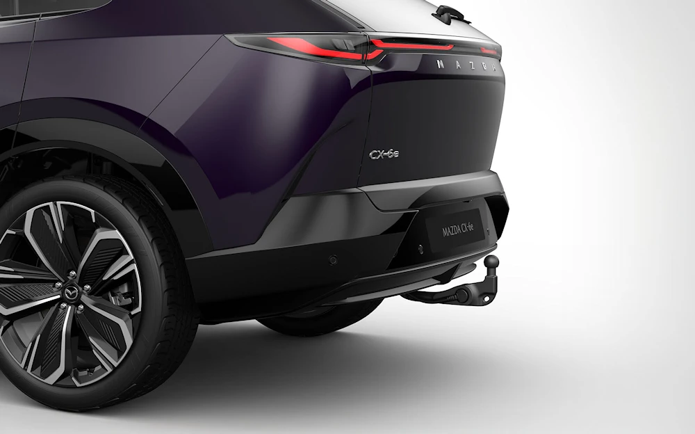 Mazda CX-6e rear bumper and towbar