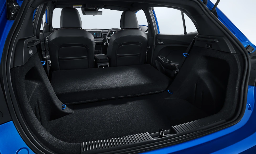 MG3 Hybrid+ boot with the rear seats folded
