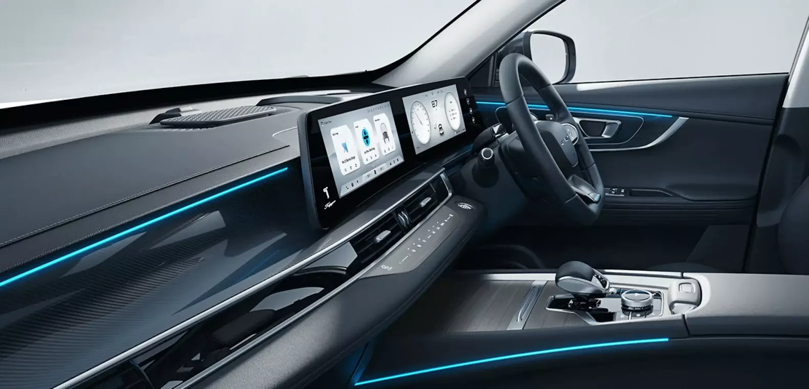 CHERY TIGGO 7 interior with its twin-screen dashboard