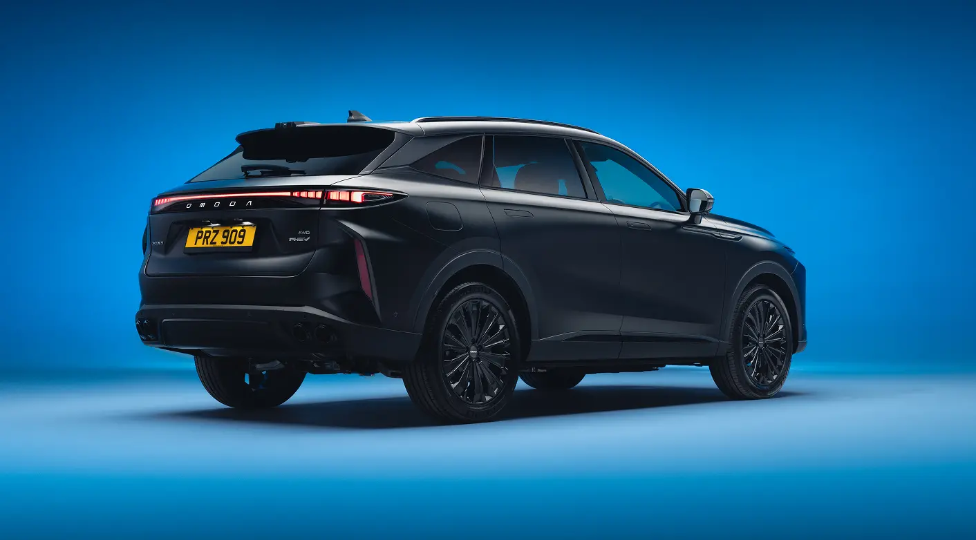 OMODA 9 Black Noble rear three-quarter view