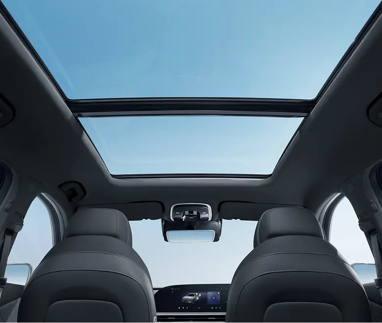 OMODA 9 panoramic glass sunroof