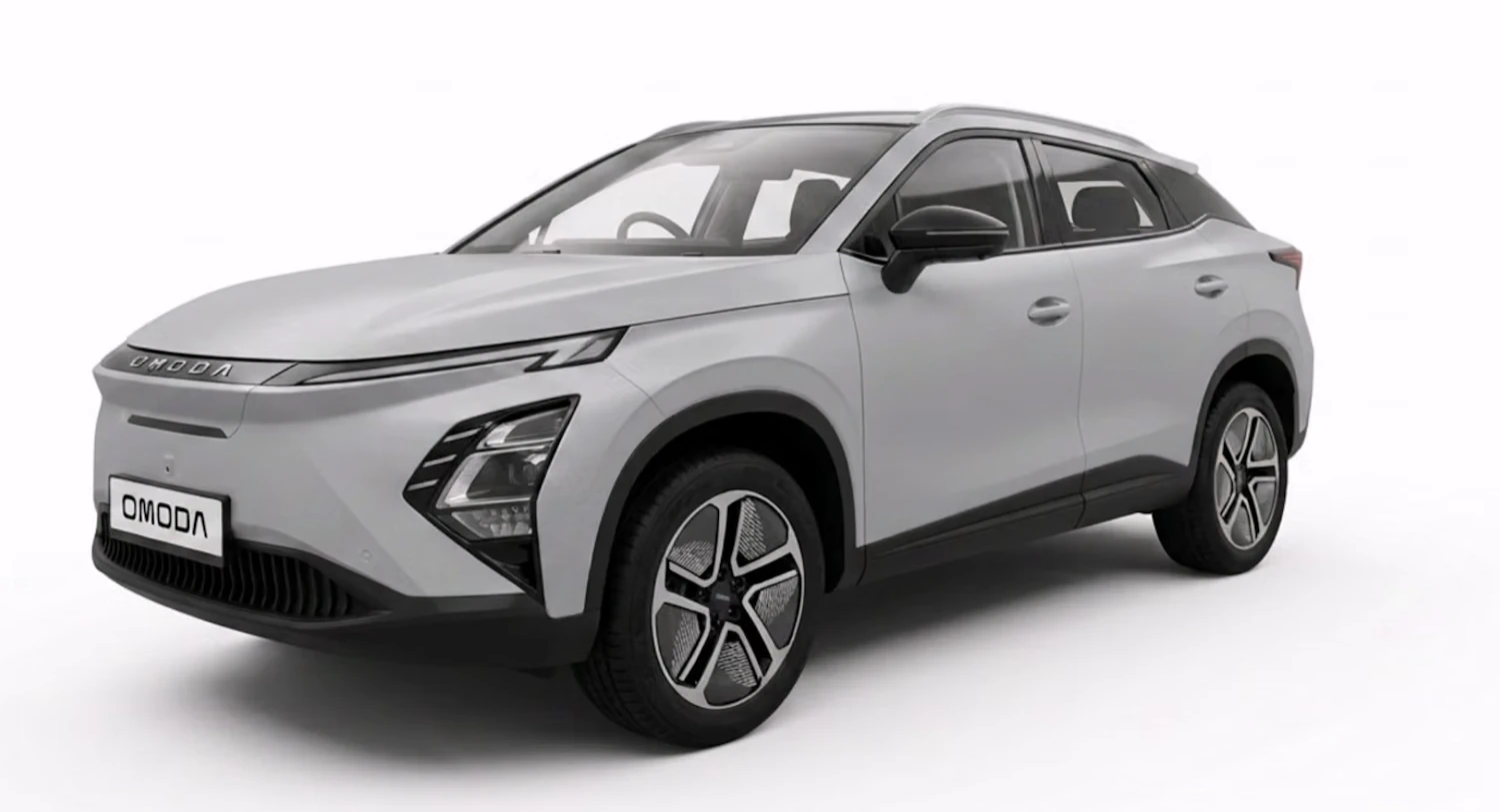 OMODA 5 compact SUV in silver