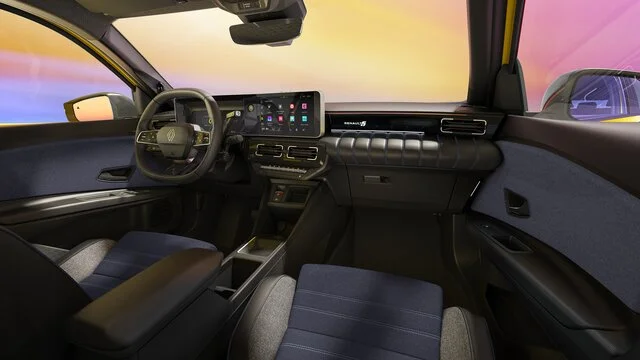 Renault 5 openR link screen displaying navigation and charging information