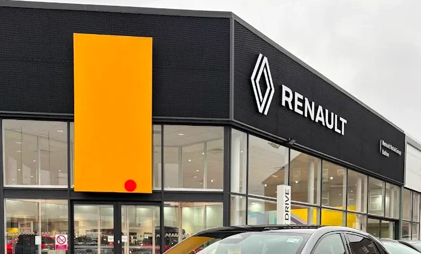 Renault Bolton dealership before the Invicta transition