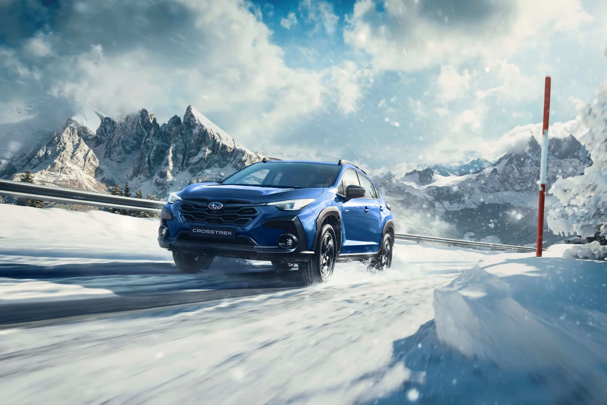 Subaru Crosstrek e-BOXER driving in snow