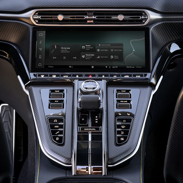 Vantage Centre Console